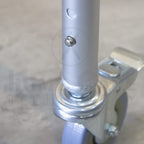 Silla sanitaria con ruedas en aluminio FT701